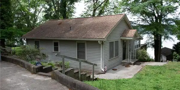 340 Johnson Avenue