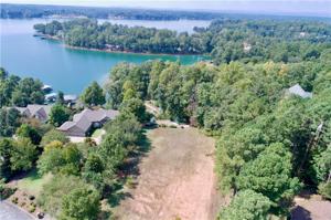 306 Oakleaf Court