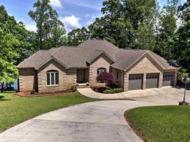 706 Topaz Court