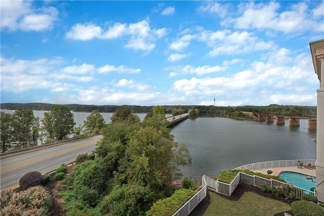 Image 2: Lake Hartwell Views