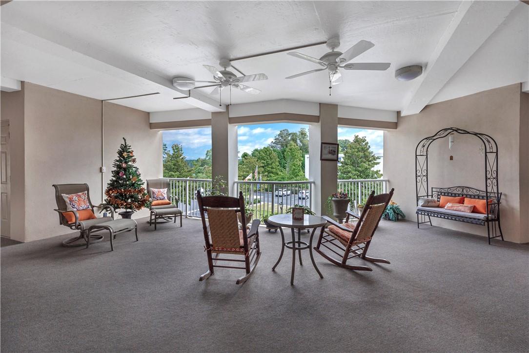 Image 3: Common Sitting Area