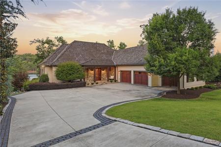 147 S Edgewater Drive