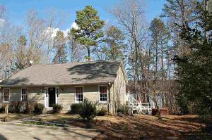 8 Hickory Hill Lane