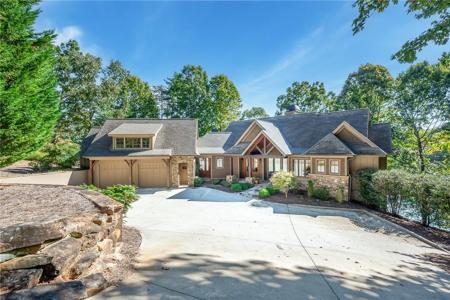 920 Woodlake Way