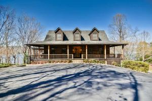 401 Eagle Nest Court