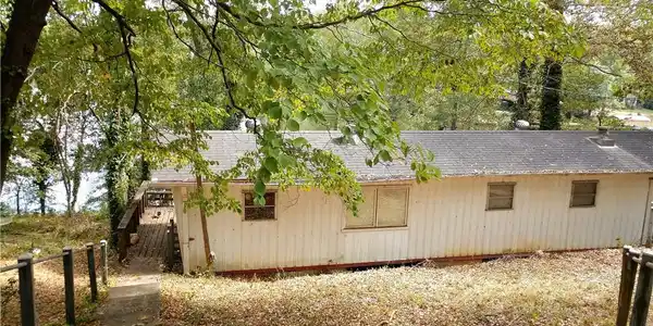 711 McFalls Circle