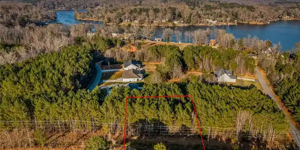 1404 Broadway Lake Road