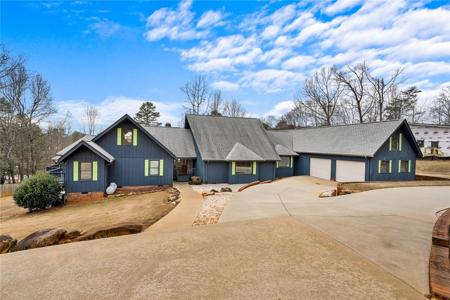 4805 Great Oaks Drive