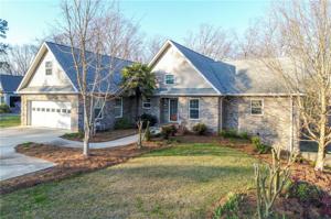 128 Woodhurst Drive