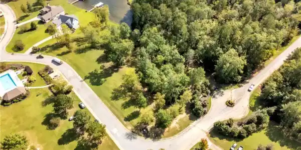 326 Watersedge Drive