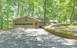 542 Lindy Lane