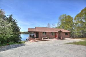 444 Woodbine Way