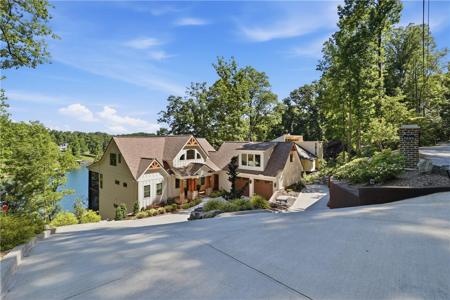 305 Harbor Drive