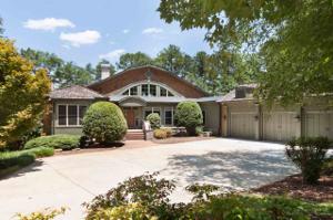136 N Waterside Drive