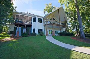 425 E Lakeside Drive