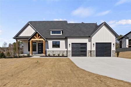528 Rosedale Way