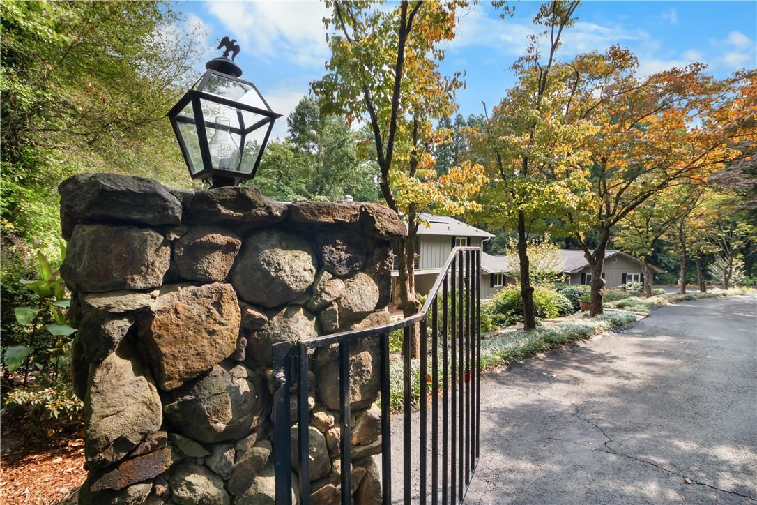 Image 4: Private Gated Entry