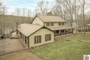323 Holiday Way
