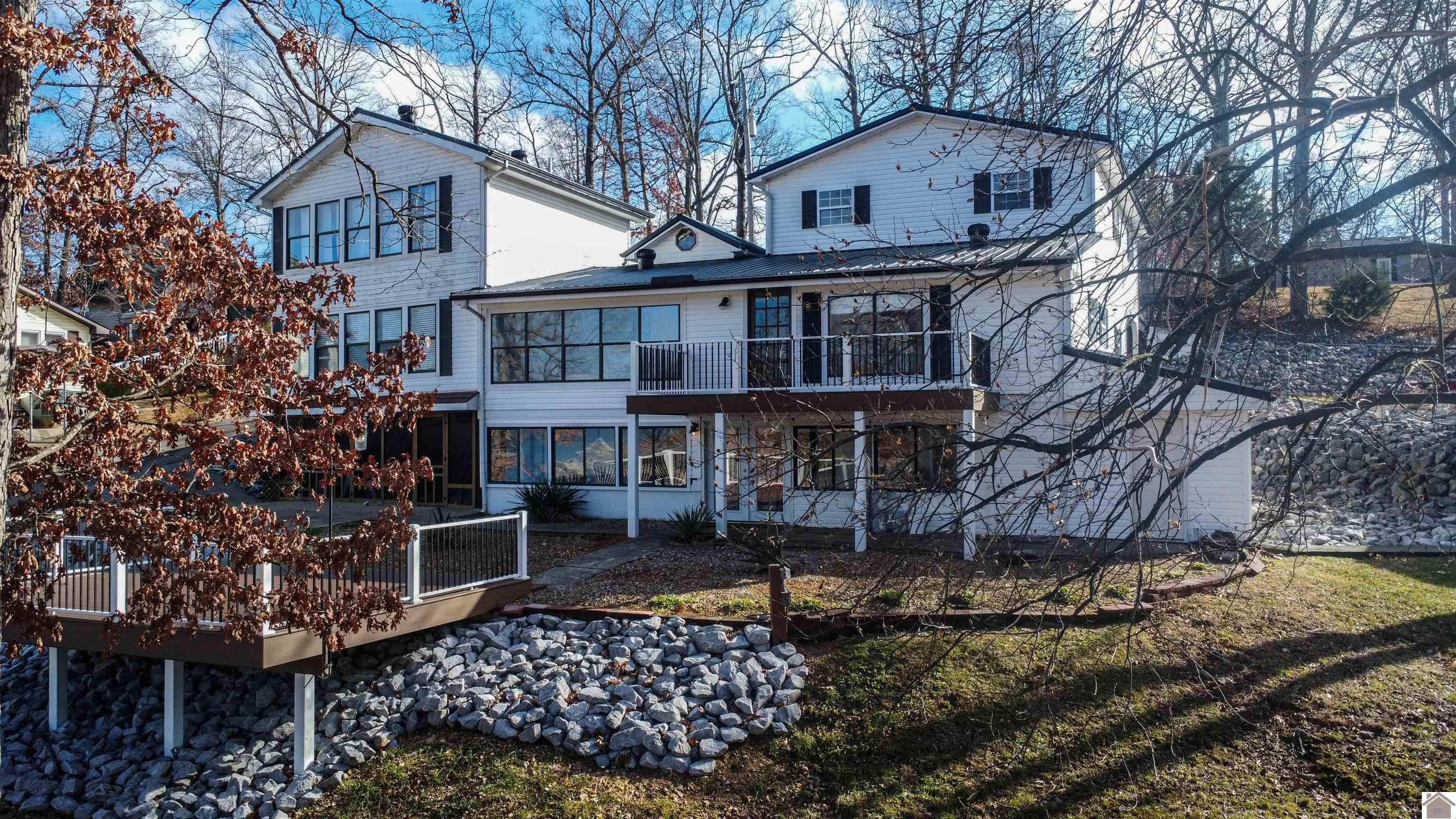 245 Castle Dr, Gilbertsville, KY lhrmls01962743