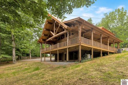 10 Forest Circle