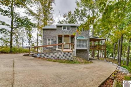 354 Sassafrass Rd