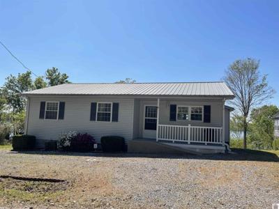 8 Edgewater Dr