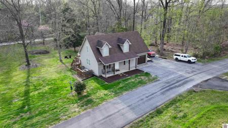 65 Bay Ln