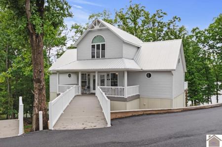 520 Yacht Dr.