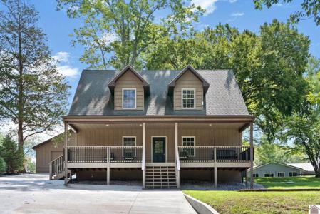 823 Blue Springs Blvd