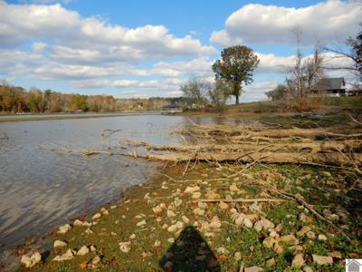 L--91,92 Lakeview Dr.