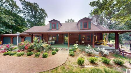 956 Autumn Lane