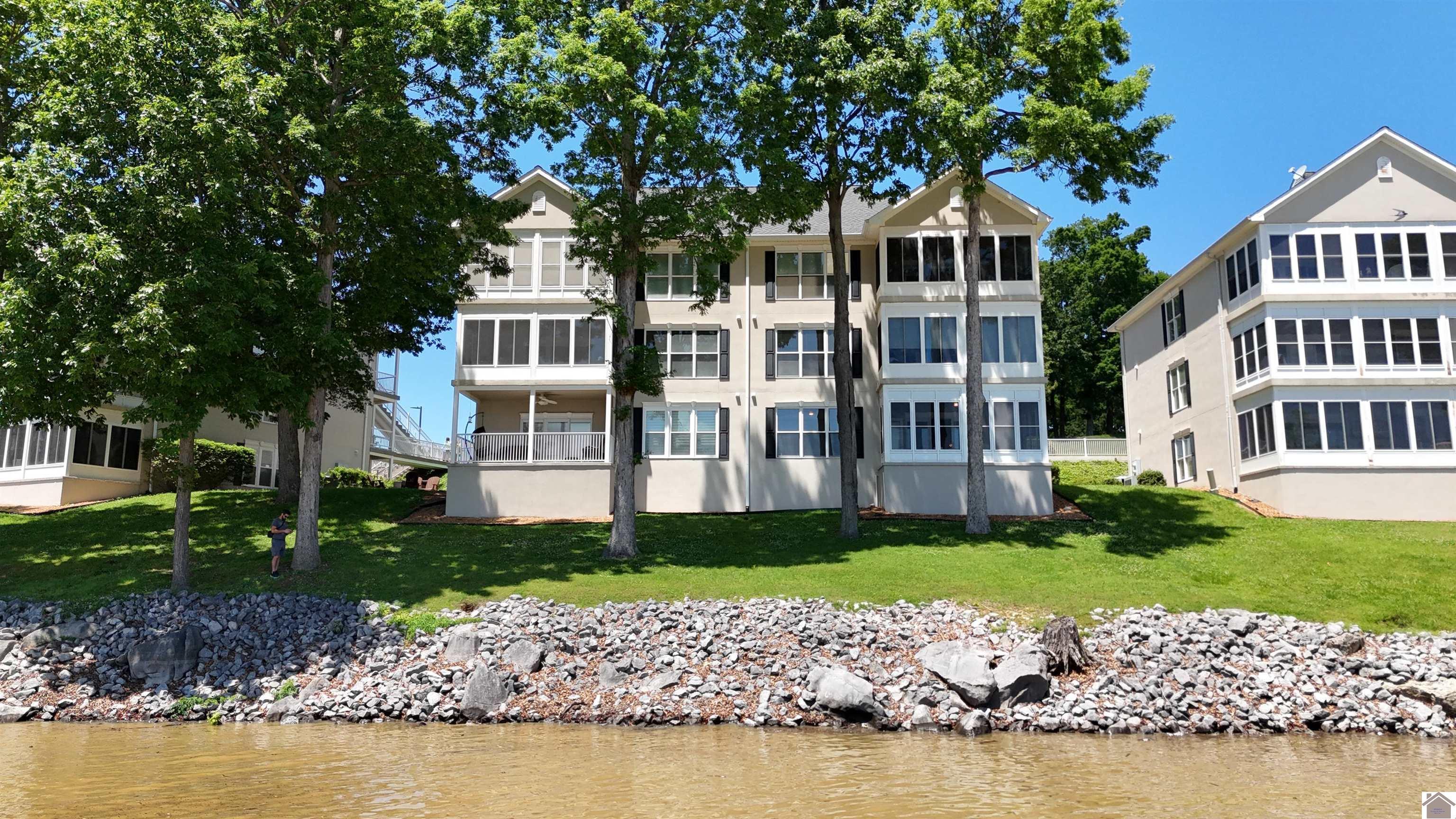 600 Moon Bay Dr Unit 1, Kuttawa, KY lhrmls02178229