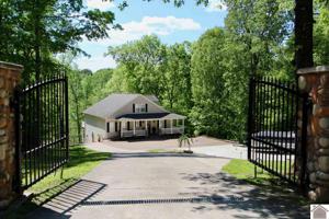 79 CARLYLE LANE