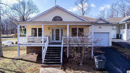 418 E Commerce St.