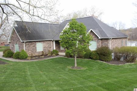 800 Breckinridge Point