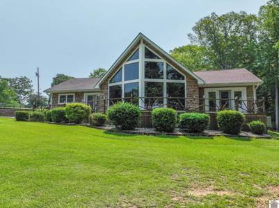 395 Shelton Lane