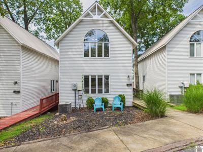 317 Bayside