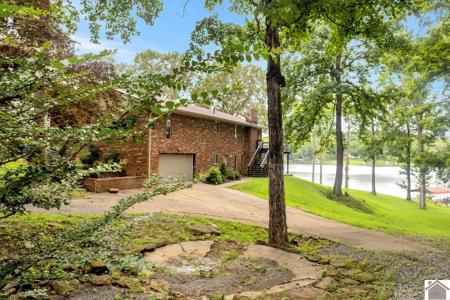 362 Solomon Dr