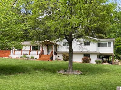 588 Bay Lane