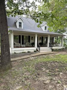 89 Whitley Court
