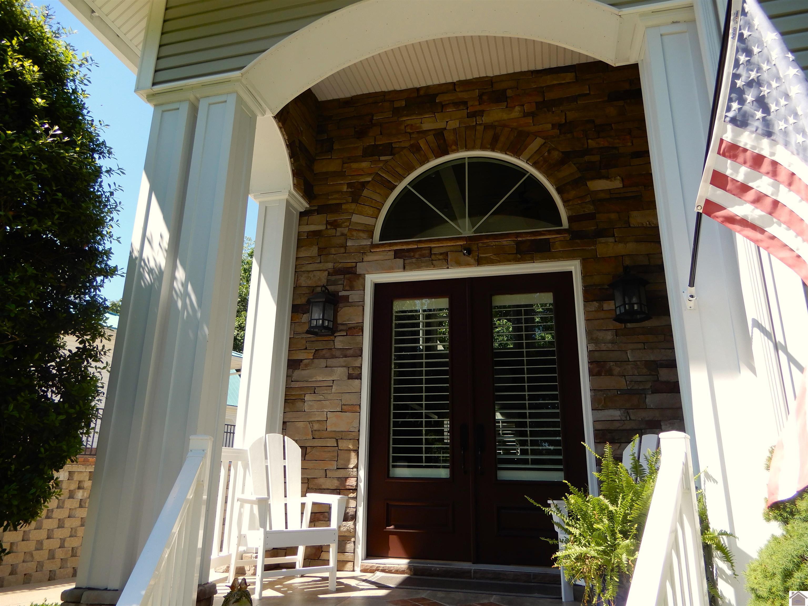 Image 3: GORGEOUS STONE WORK !