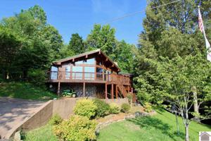 425 HILLSIDE TRAIL