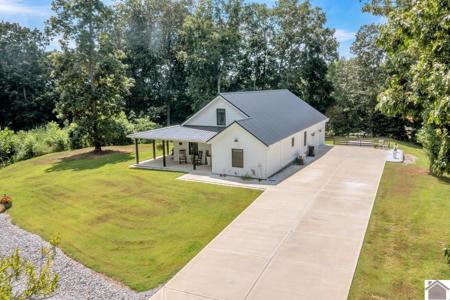 210 Parkview Rd