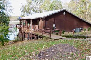 886 HOWARD ROAD