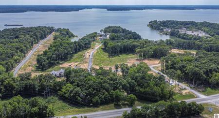 907 Eagle Point Drive