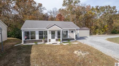 21 Lakeshore Dr