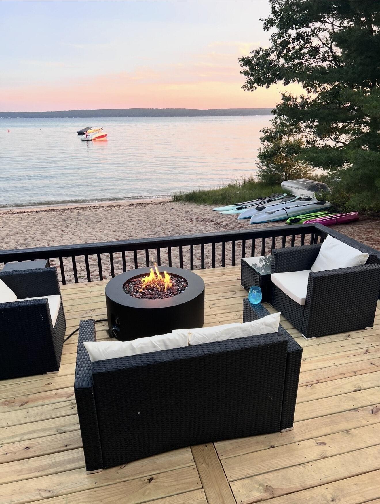 Image 1: 129 Triangle Dr