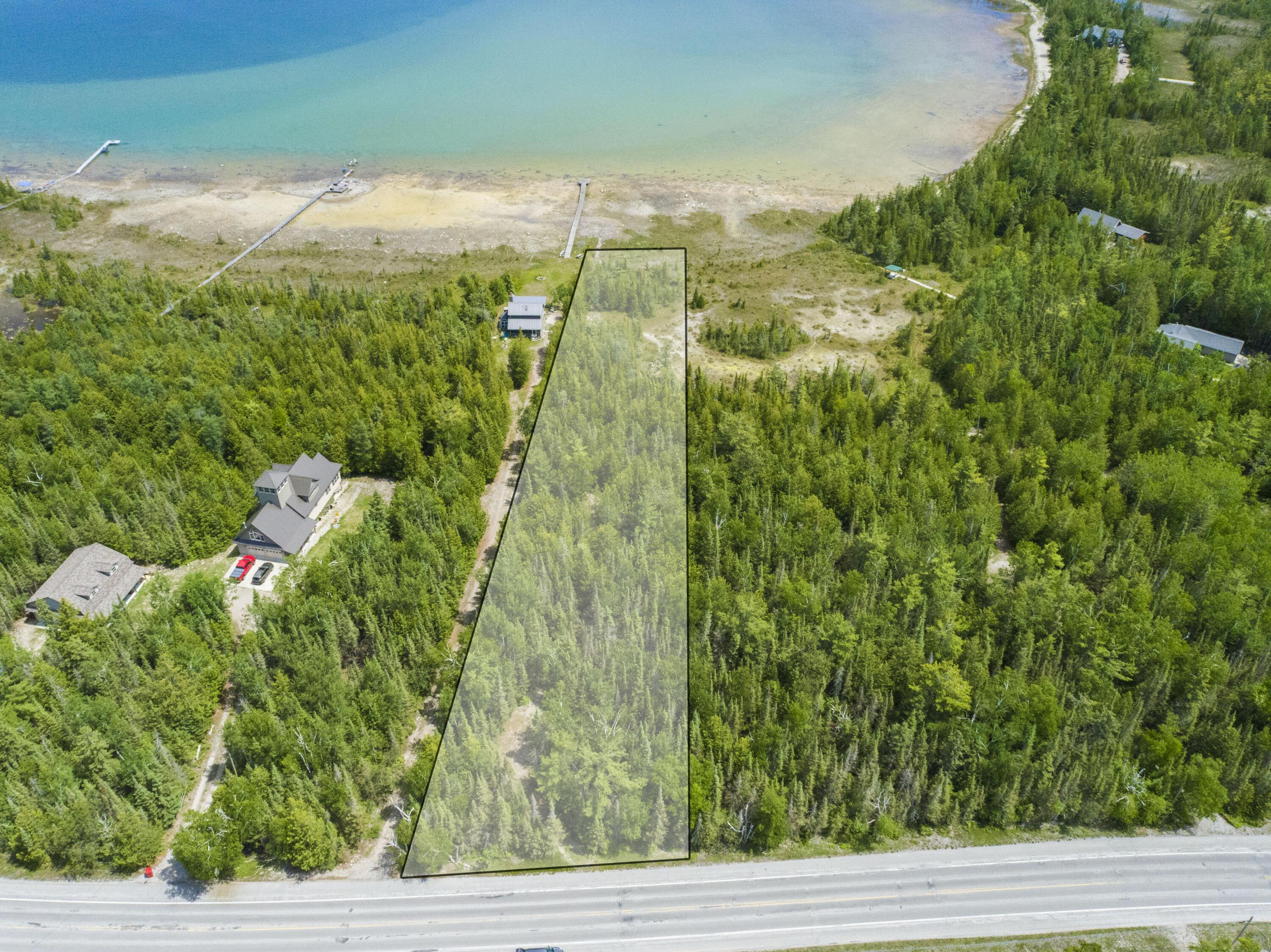 Image 1: Lake Huron Frontage