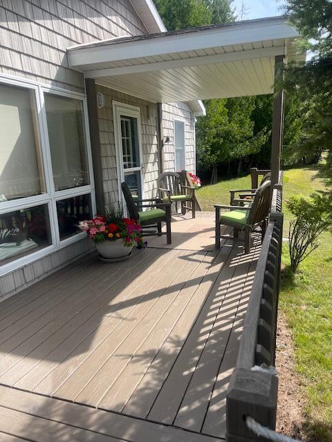 Image 4: Side porch