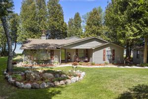 1032 Lakeside Drive